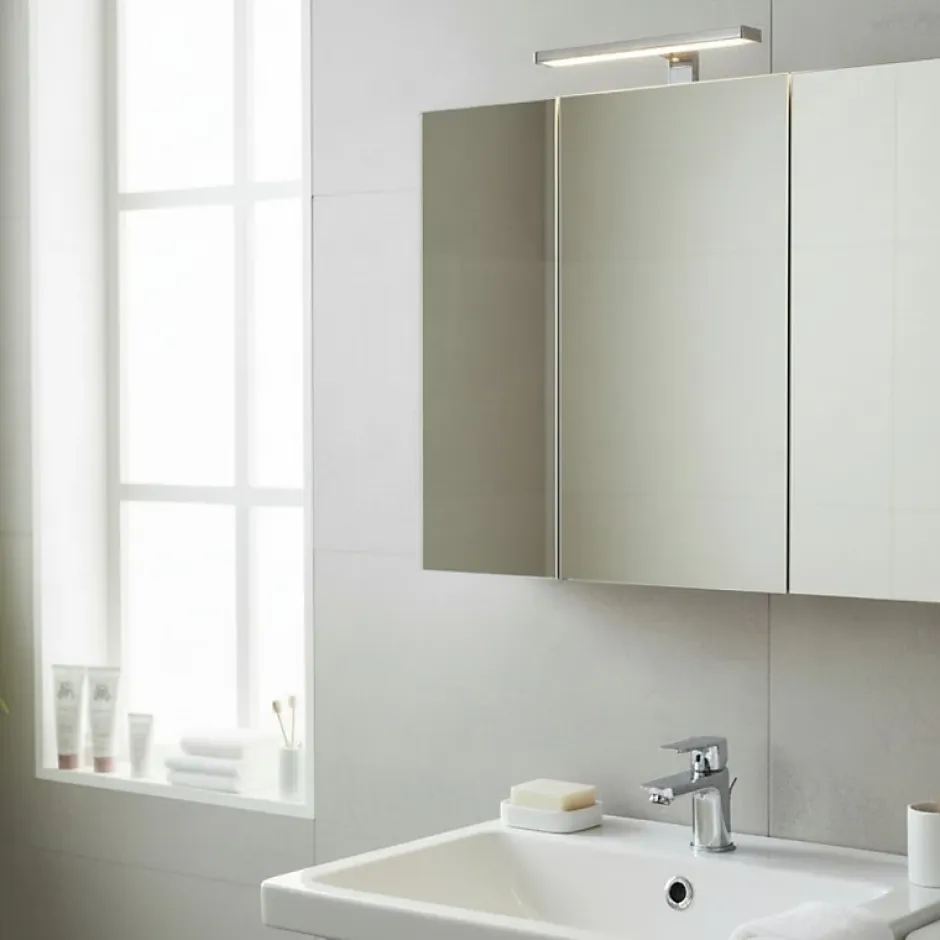 Planète Bain Armoire de toilette éclairante 3 portes 60 cm blanche Juno 2