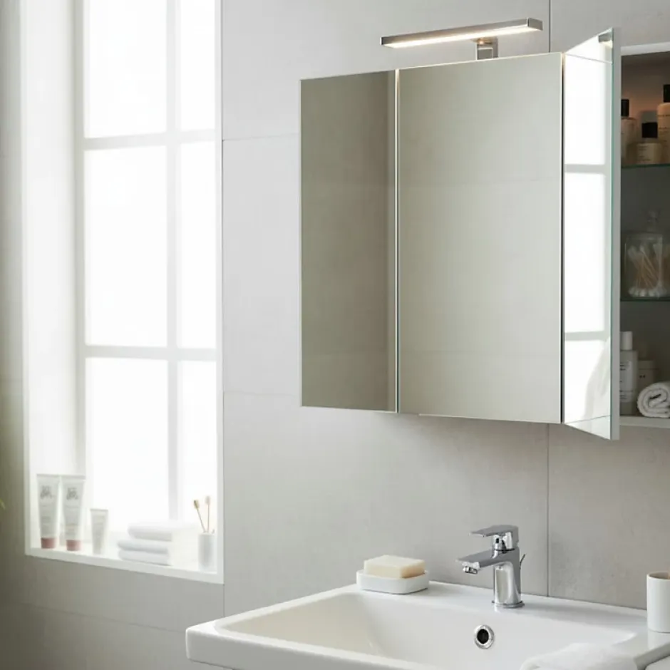 Planète Bain Armoire de toilette éclairante 3 portes 60 cm blanche Juno 2