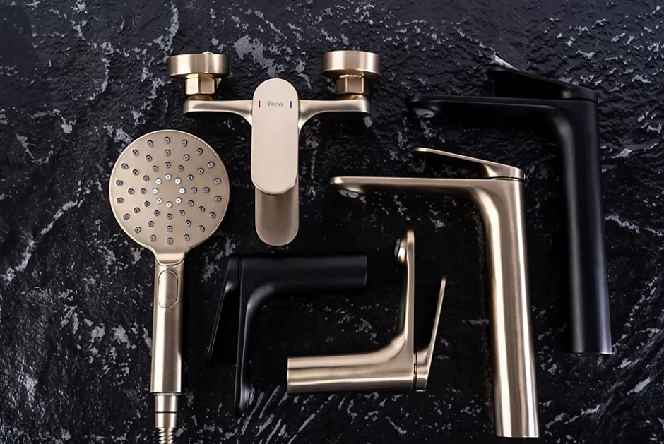 Rea Kit De Douche Marco Brush Gold 25X12,5X117Cm