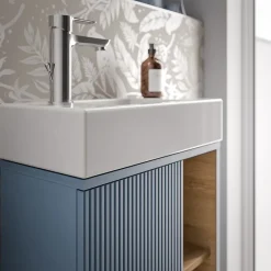 Bernstein Meuble vasque Bleu azur mat de salle de bain 55x24x59cm (LxPxH) 1 porte à gauche + 2 cases rangement - BELDIVO