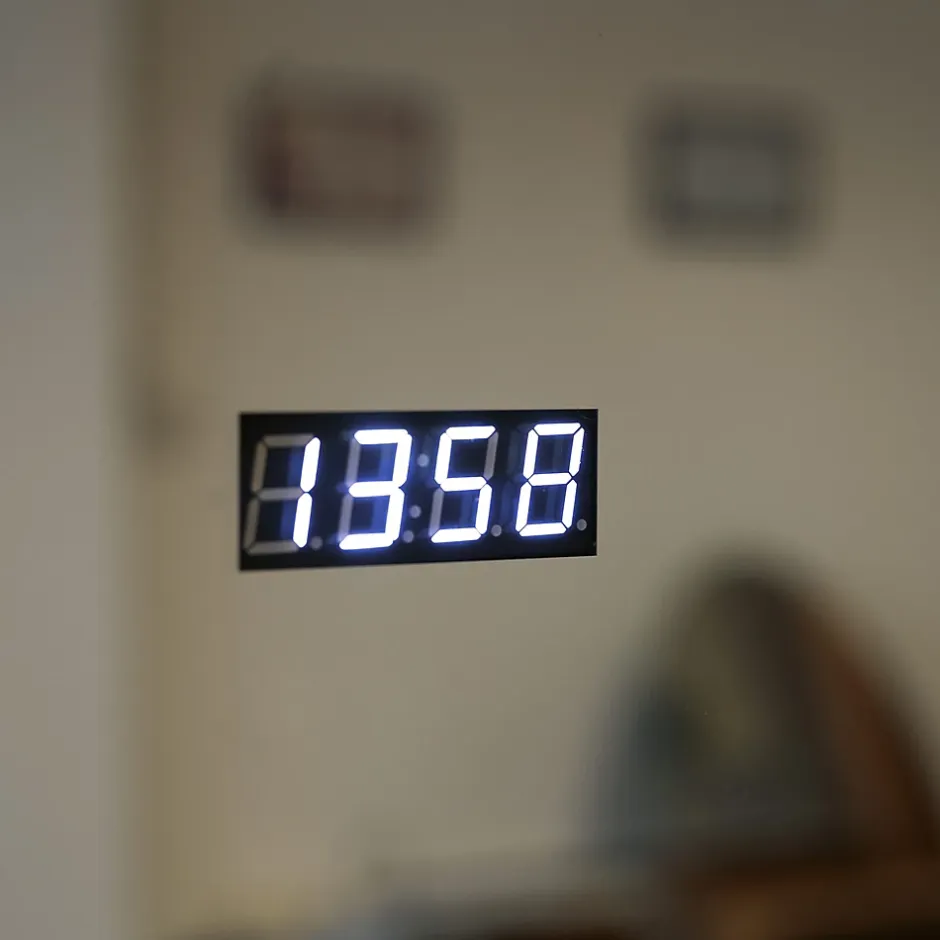 Kiamami Valentina Miroir Led 80X60 Avec Horloge Numérique Et Lentille De Grossissement