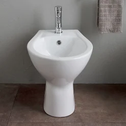 Kiamami Valentina Paire De Sanitaires Au Sol Wc Et Bidet En Céramique Blanche - Cipro