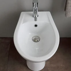 Kiamami Valentina Paire De Sanitaires Au Sol Wc Et Bidet En Céramique Blanche - Cipro