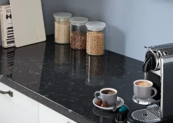 GoodHome Plan de travail stratifié effet granit noir L.300 x l.62 x ép.3,8 cm, Kabsa