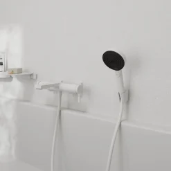 Hansgrohe Pommeau de douche Pulsify Select EcoSmart 105 3 jets Relaxation + flexible de douche Designflex 160 cm blanc mat