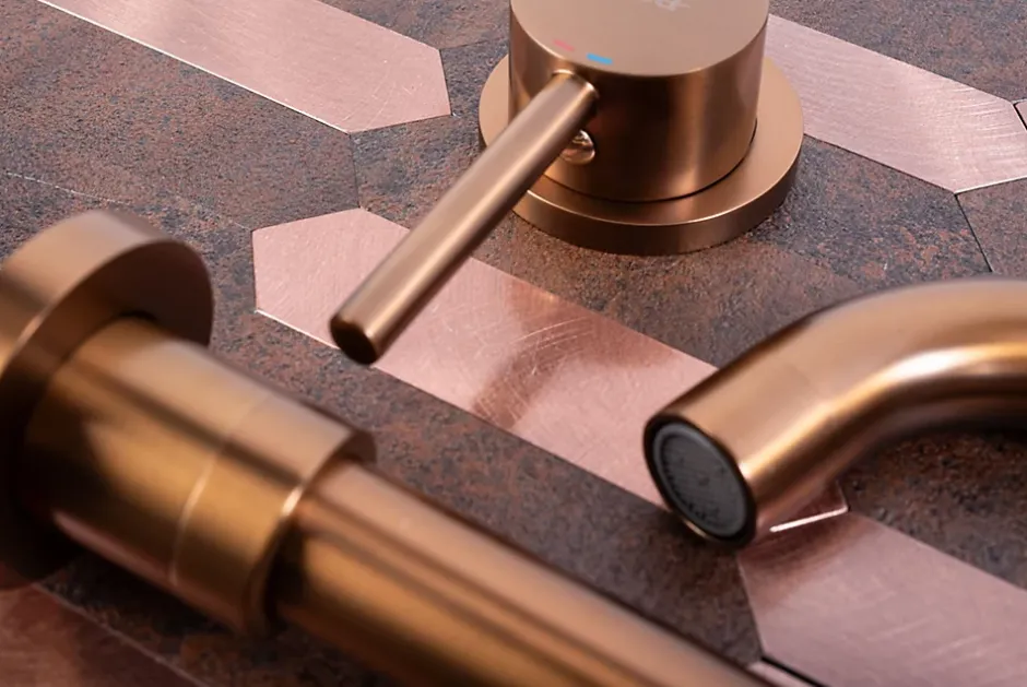 Rea Robinet de lavabo encastré Lungo Long brushed copper + box