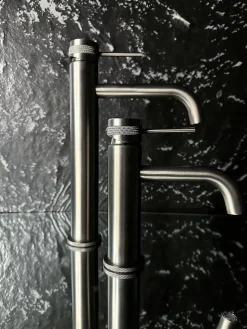 Rea Robinet De Lavabo Lungo Grip Low Titanium* Robinet Lave-Mains
