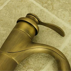 Kroos Robinet lavabo, finition en laiton pour un style classique