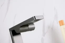 Bernstein Robinet mitigeur monocommande design gun métal pour lavabo ou vasque NT3110G