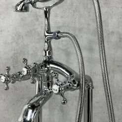 Kroos Robinet mélangeur de bain sur pied Chromé - Maddalena