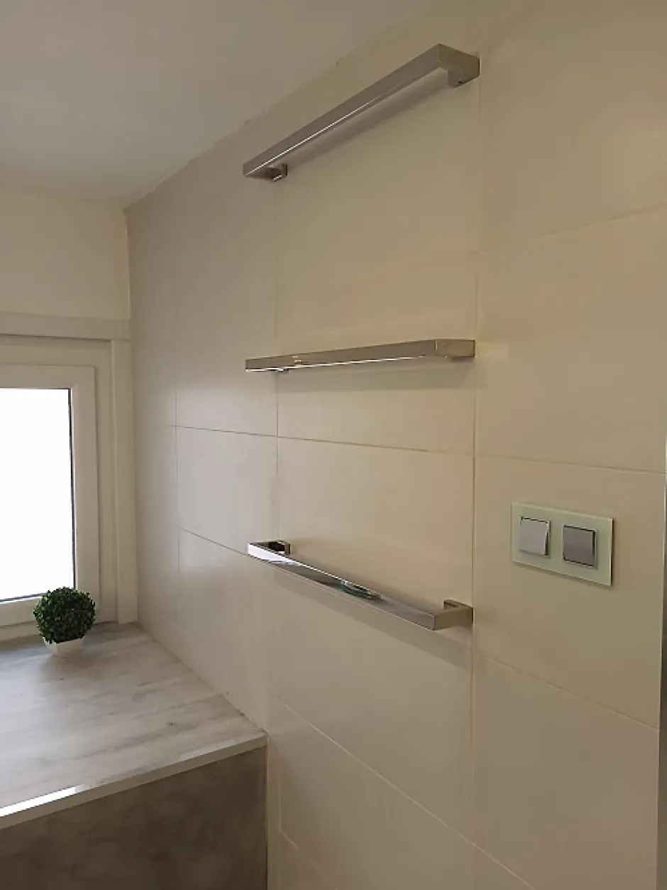 Myluxeo Sèche-serviette / radiateur encastrable 150W