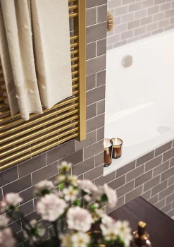 Matisere Sèche-serviette eau chaude doré de 1335mm de haut et 530mm de large - 715 Watt - MIK1335/530SXBRA* Sèche-Serviettes Eau Chaude