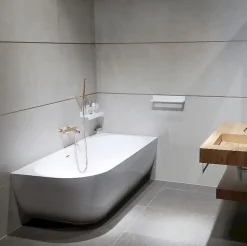 Swiss Aqua Technologies Nelly 175x82 cm Baignoire droite Autoportante orientation droite en marbre coulé, Blanc (NEL1700P)* Baignoire Droite
