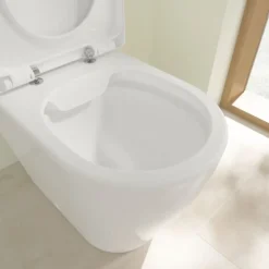 Villeroy & Boch WC à poser compact sans bride sortie horizontale VILLEROY ET BOCH Avento avec abattant frein de chute